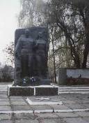 Озаринці.Пам'ятник односельчанам, загинувшим в  1941-1945рр.